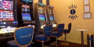 Live casino dengan dealer sungguhan di cuantoto wap Indonesia